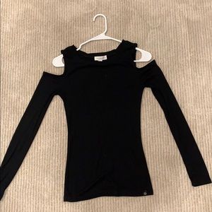 Shoulder less black long sleeve shirt
